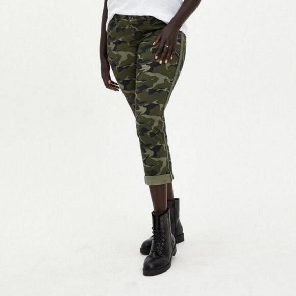 Torrid Camo Pants Womens Size 22 Stretch High Rise Utility Grunge Forest Goblin - Picture 5 of 11